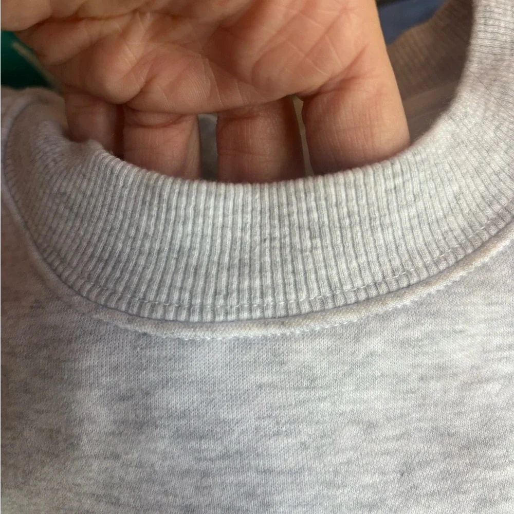 NWT SKIMS Women's Light Gray Sweatshirt - Picture 6 of 13